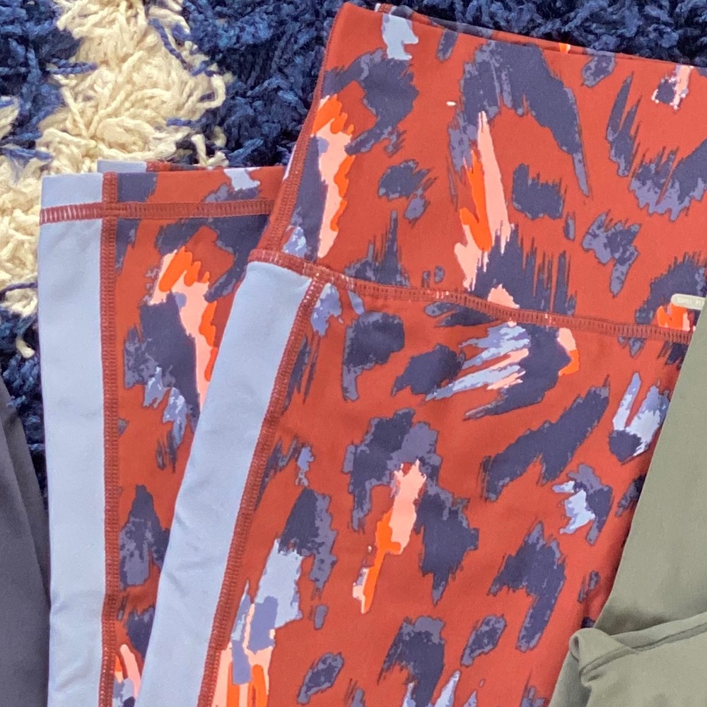 Like New Maroon Aerie Legging soft & comfy!